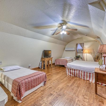 The Olive @ Mendelbaum Winery Guest Cabins Hotel Fredericksburg Exterior foto