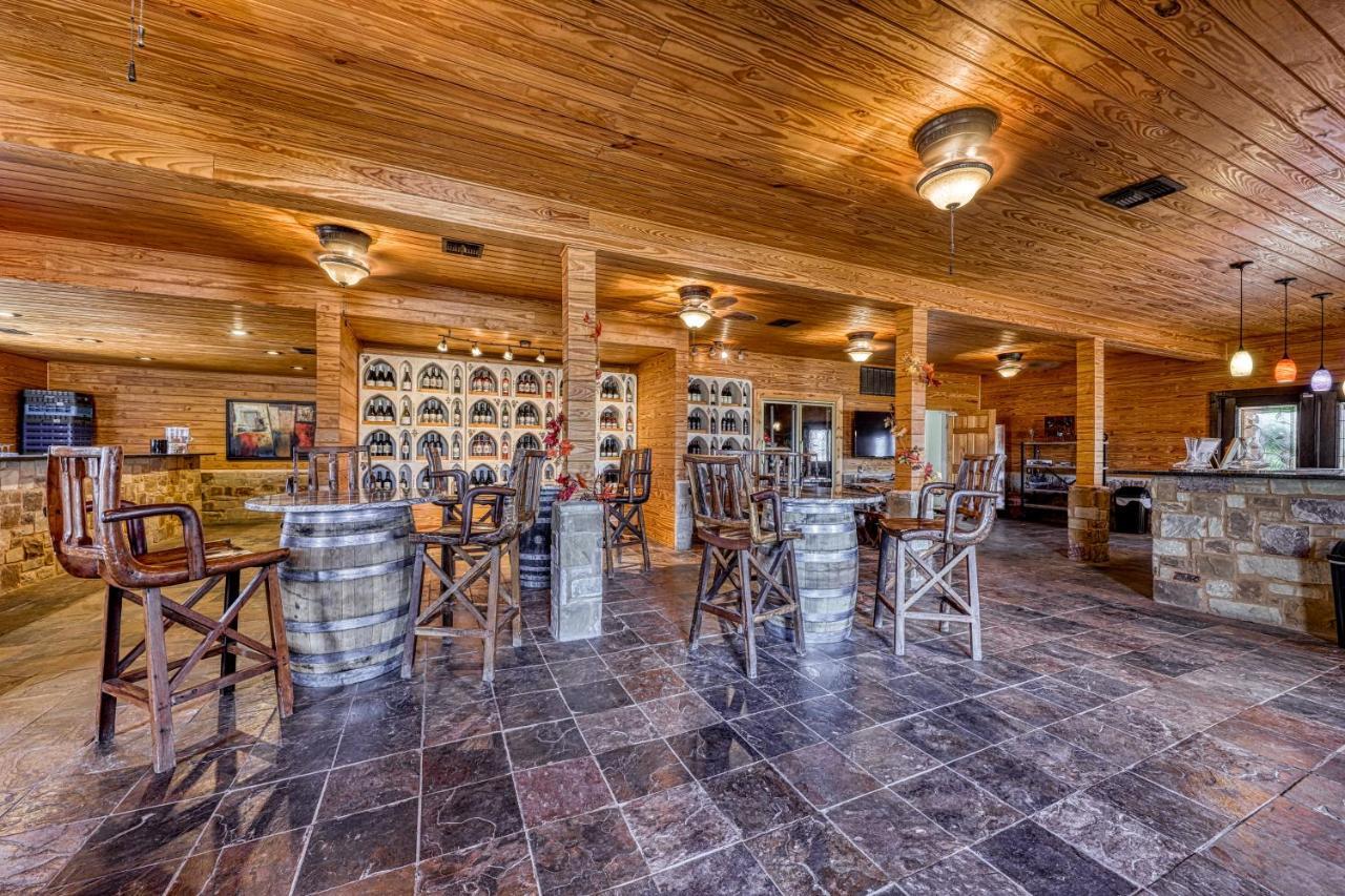 The Olive @ Mendelbaum Winery Guest Cabins Hotel Fredericksburg Exterior foto